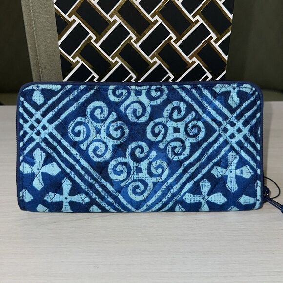 VB RFID Signature Cotton Navy Light Blue Cuban Tiles Georgia Wallet - Picture 5 of 16